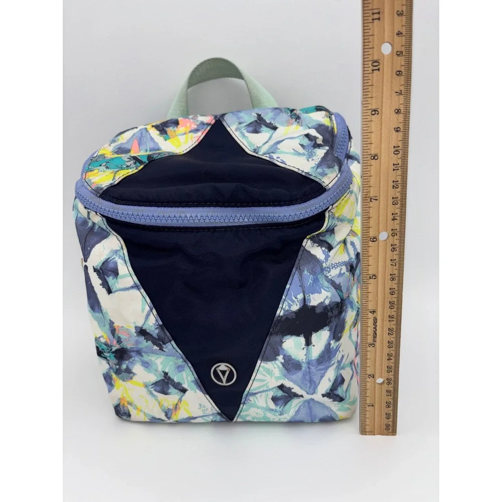 LULULEMON‎ IVIVVA Lunch Box Bag Floral Blue Insulated Adjustable Crossbody Strap